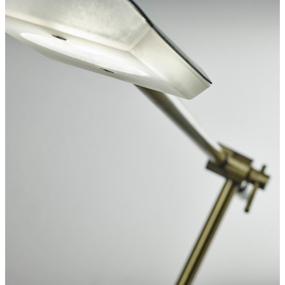 Vera LED Floor Lamp. Picture 4