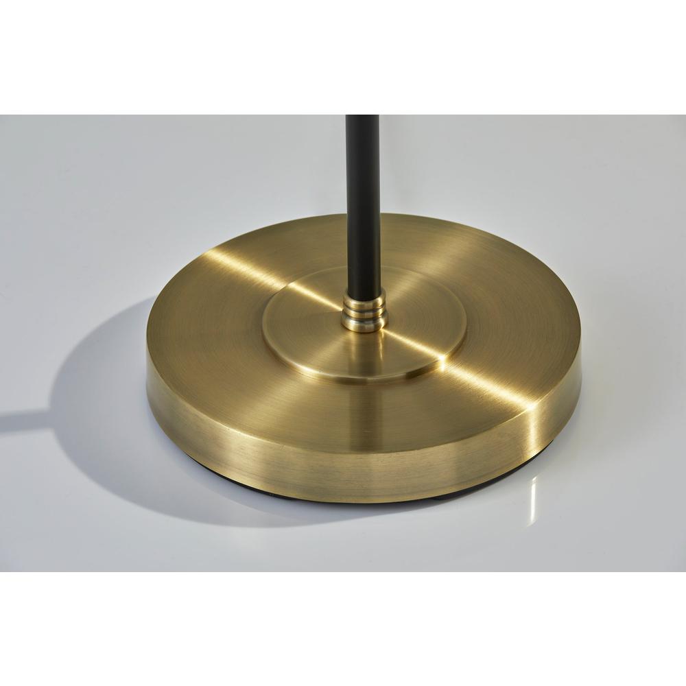 Bergen Floor Lamp. Picture 3