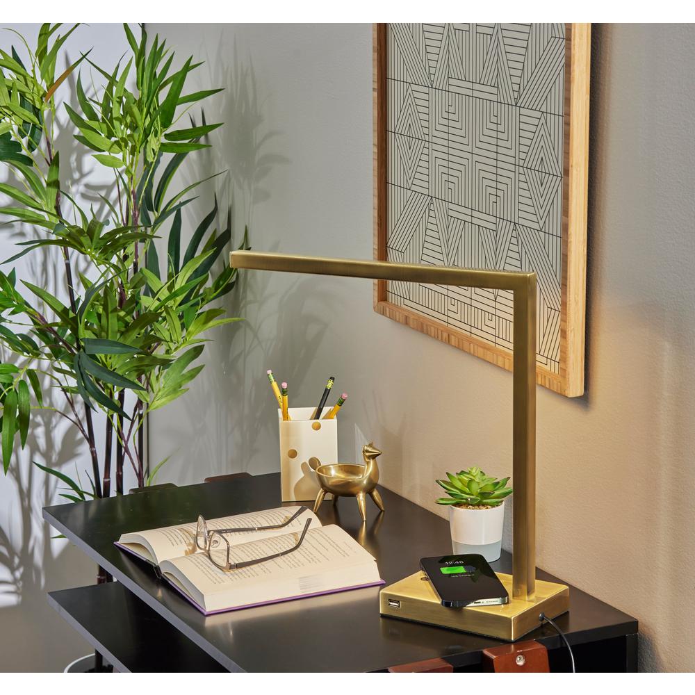 Aidan AdessoCharge LED Wireless Charging Desk Lamp. Picture 2