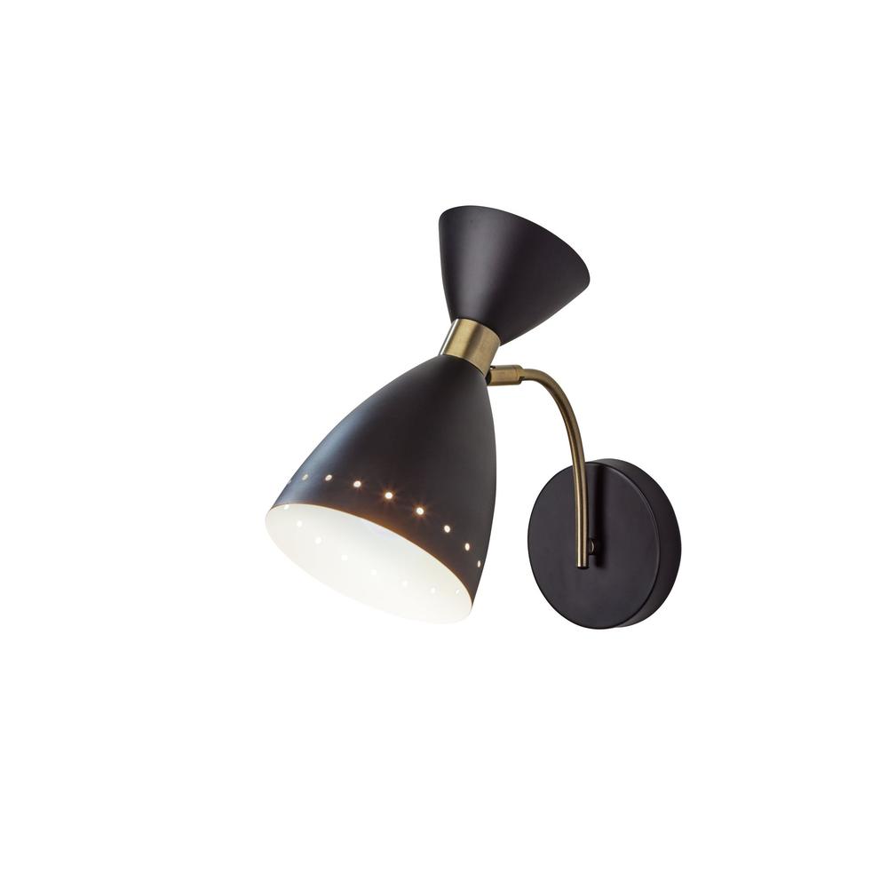 Oscar Wall Light. Picture 1