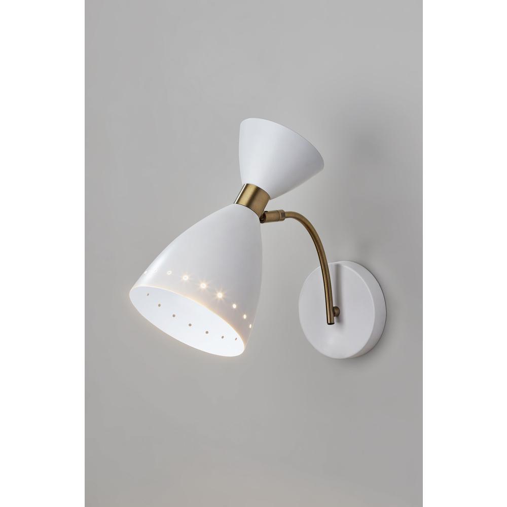 Oscar Wall Light. Picture 2