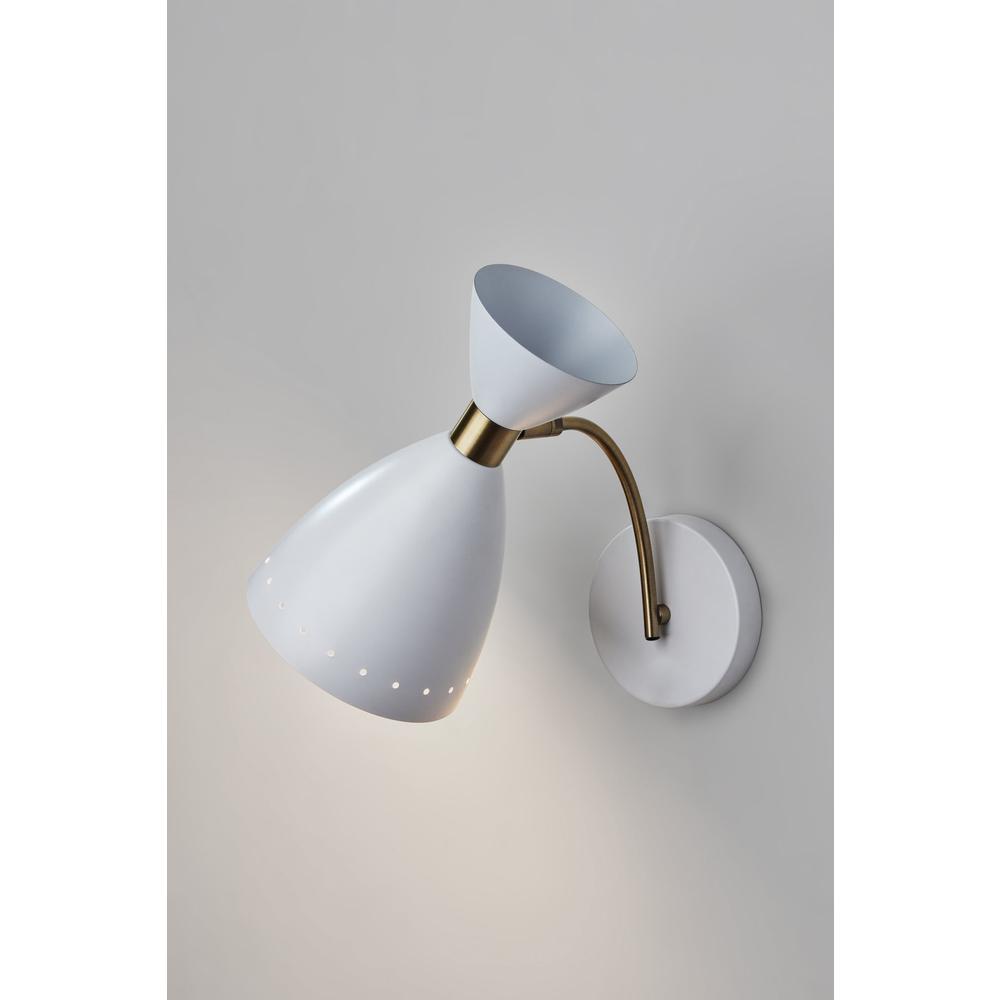 Oscar Wall Light. Picture 3