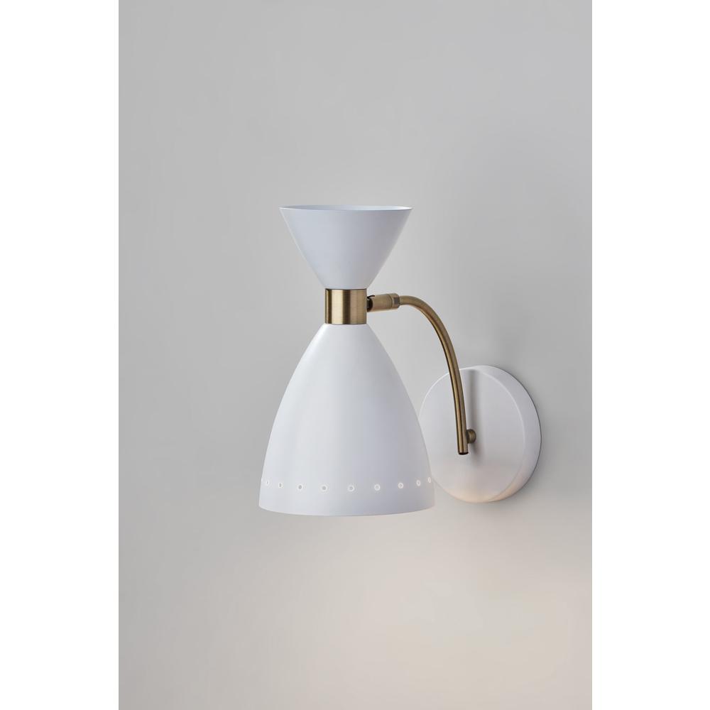 Oscar Wall Light. Picture 4