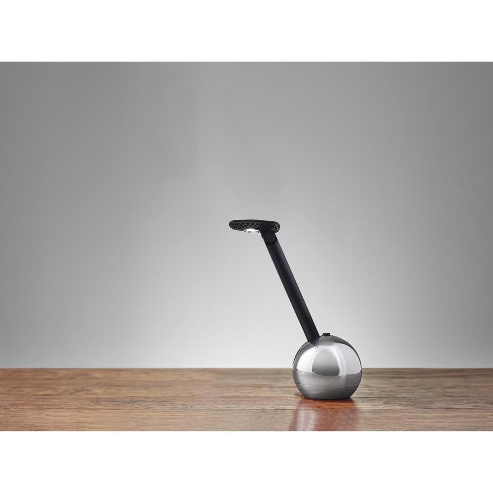 ADS360 Kiu LED Desk Lamp. Picture 5
