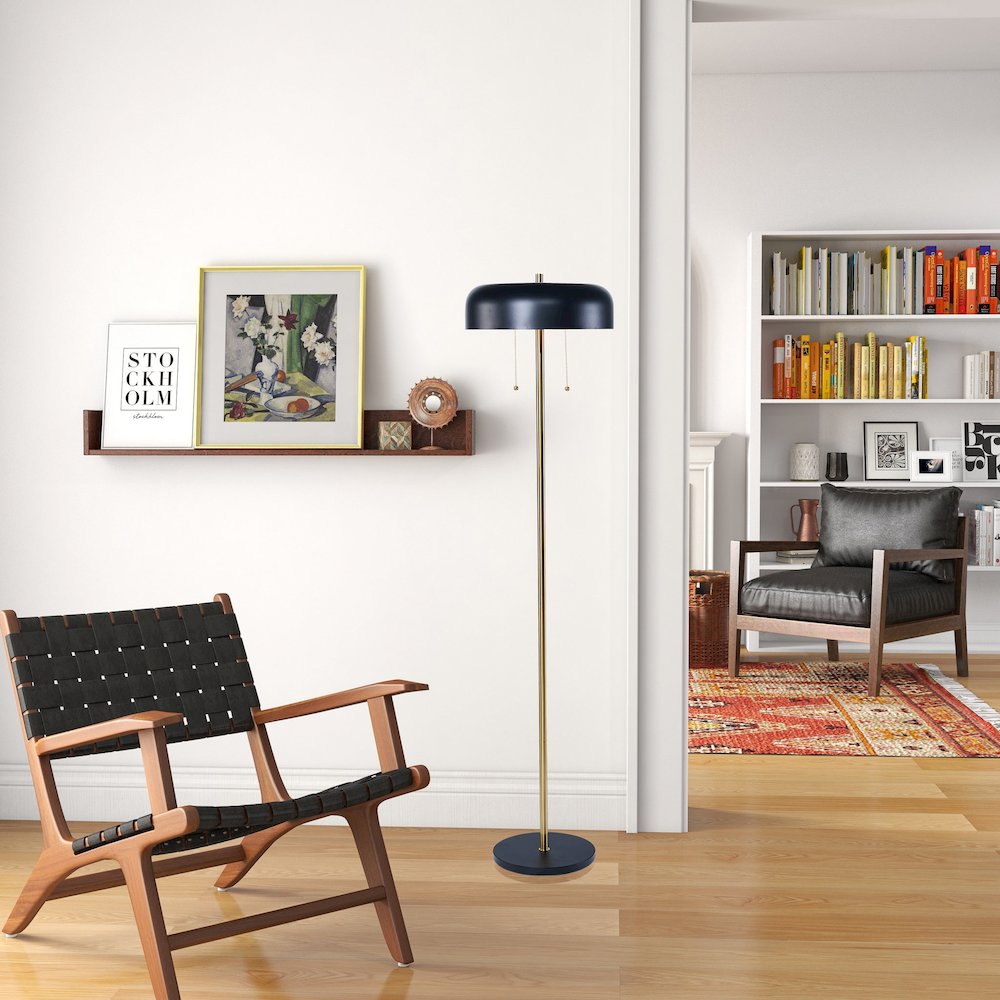 Vesper Floor lamp with Black outer and White inner. Picture 3