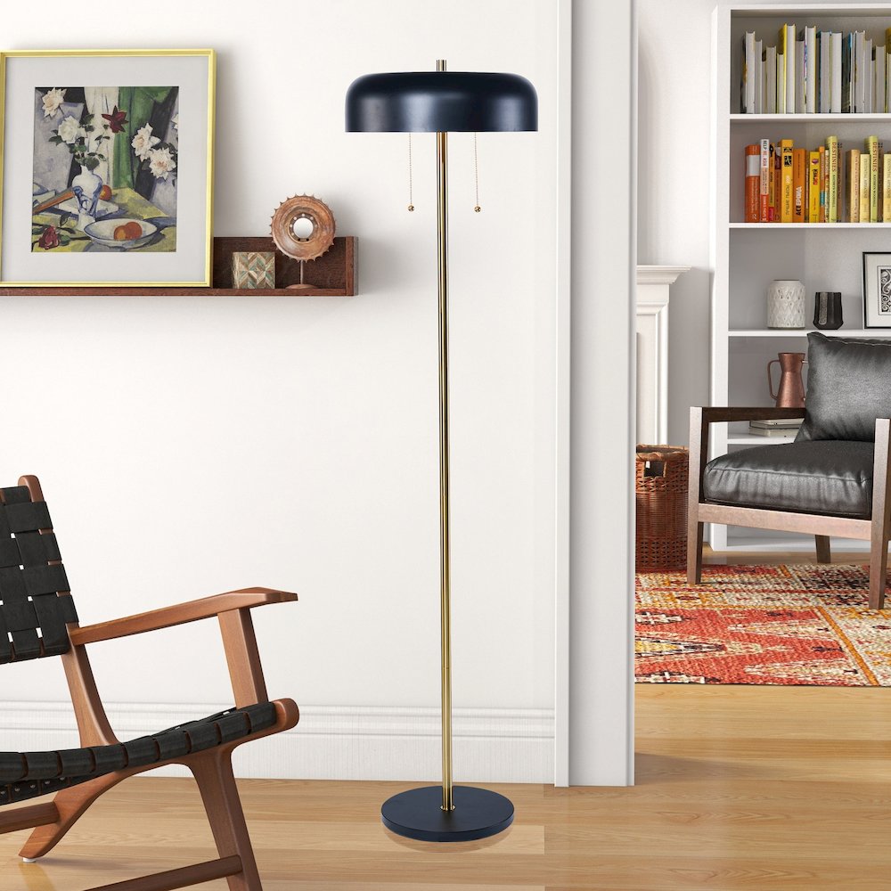 Vesper Floor lamp with Black outer and White inner. Picture 2