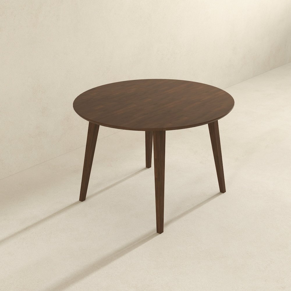 Lara Dining Table (Walnut). Picture 3