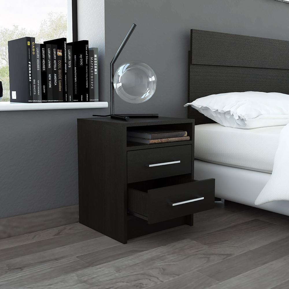 Philadelphia Nightstand. Picture 2