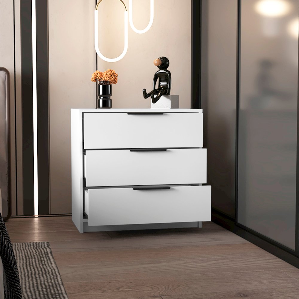 Luxor 3 Drawer Dresser. Picture 8