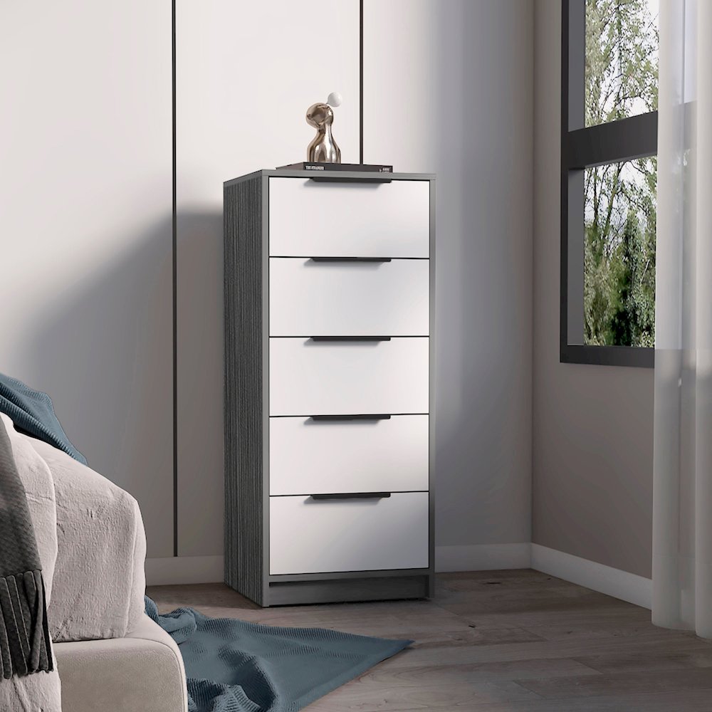 Luxor 5 Drawer Dresser. Picture 7