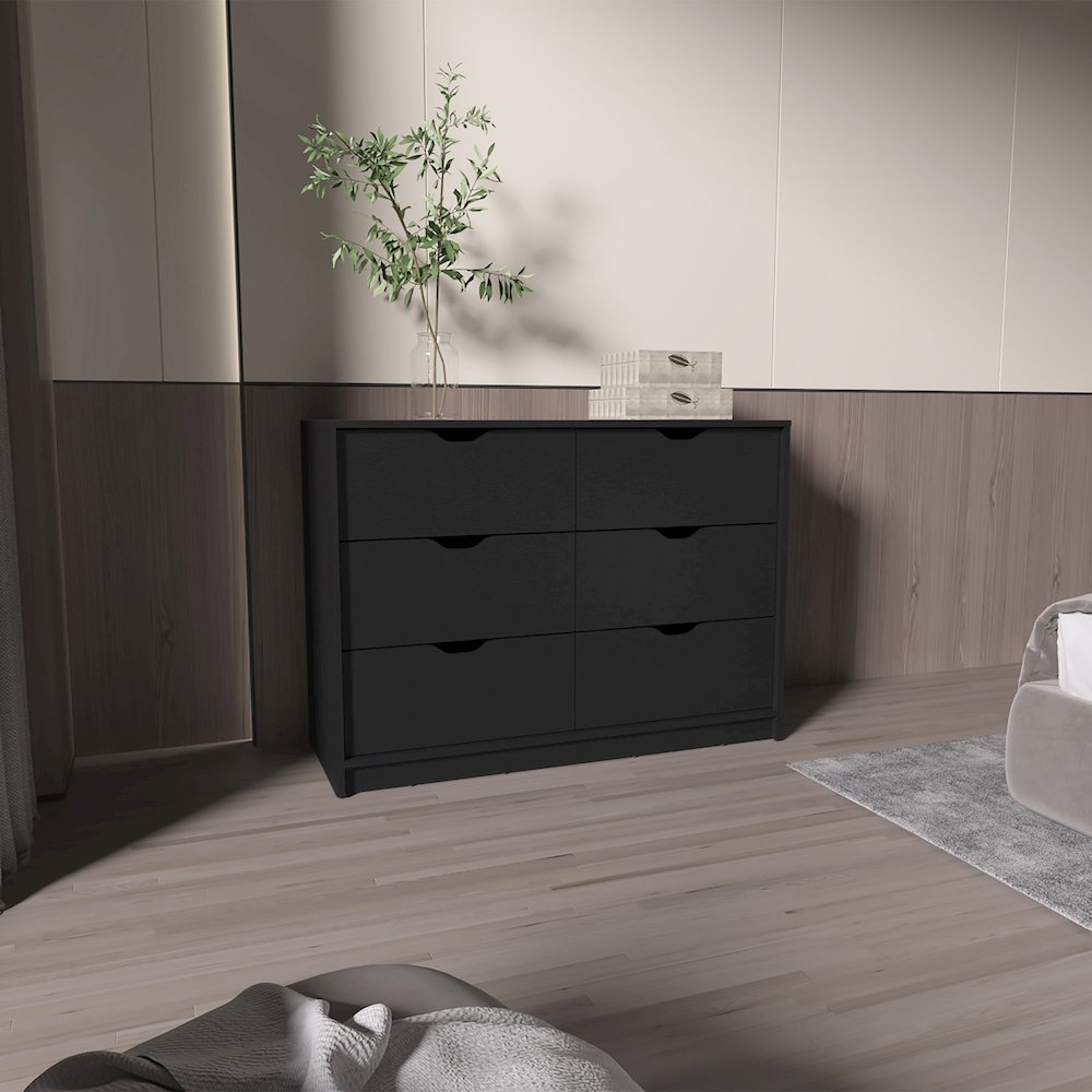 Dillon 4 Drawers Dresser. Picture 7