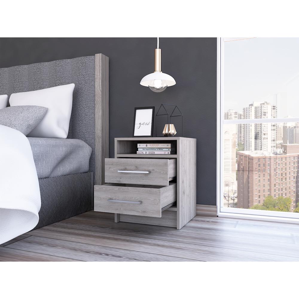 Philadelphia Nightstand. Picture 3