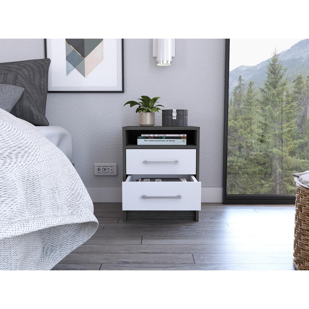 Philadelphia Nightstand. Picture 3