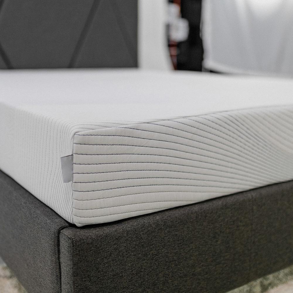 8 inch Full Size 2-Layer Copper-Infused Memory Foam Adult Mattress. Picture 3