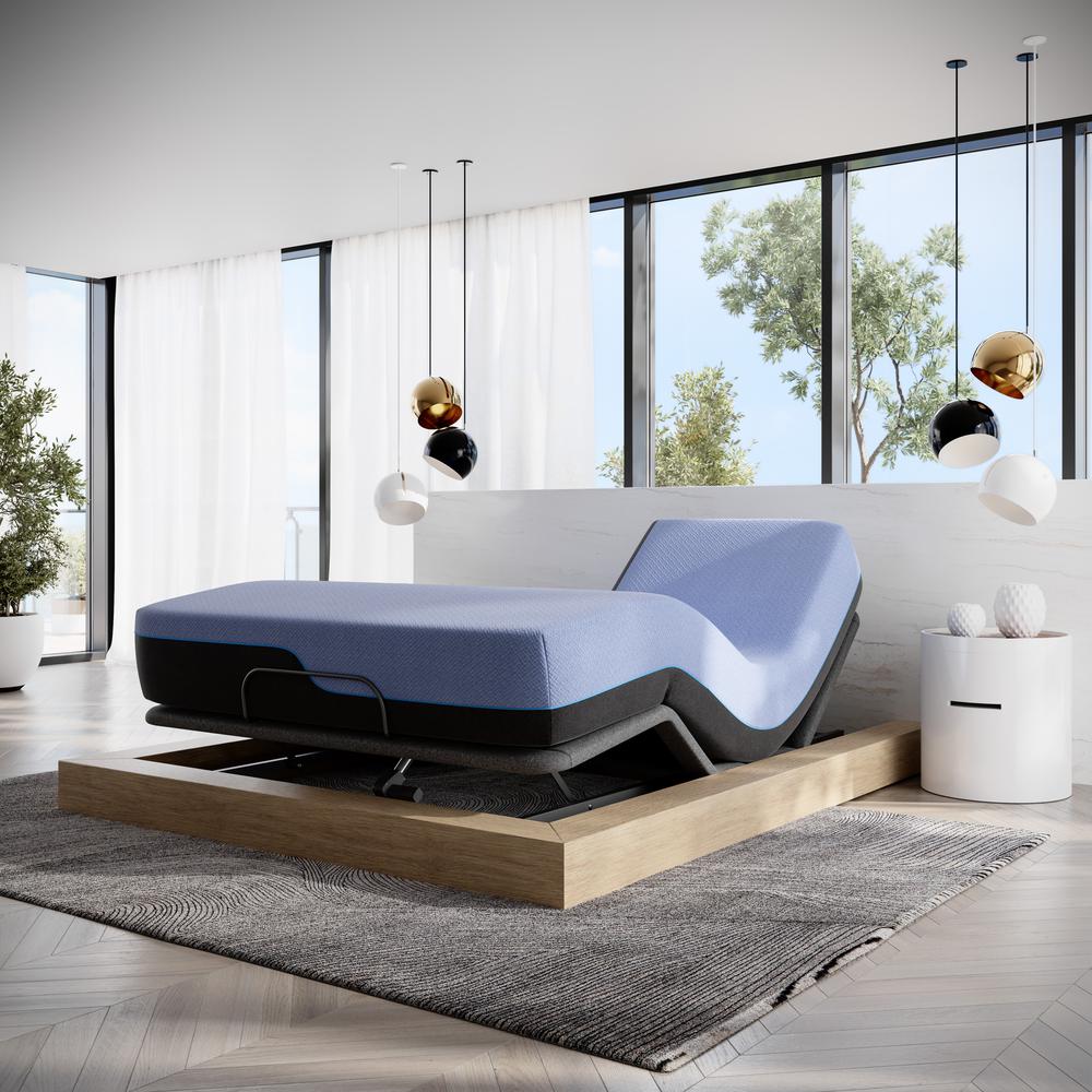 12 inch Refresh Flex Top Hybrid Cooling Latex Foam and Coil Mattress, Queen Size. Picture 1