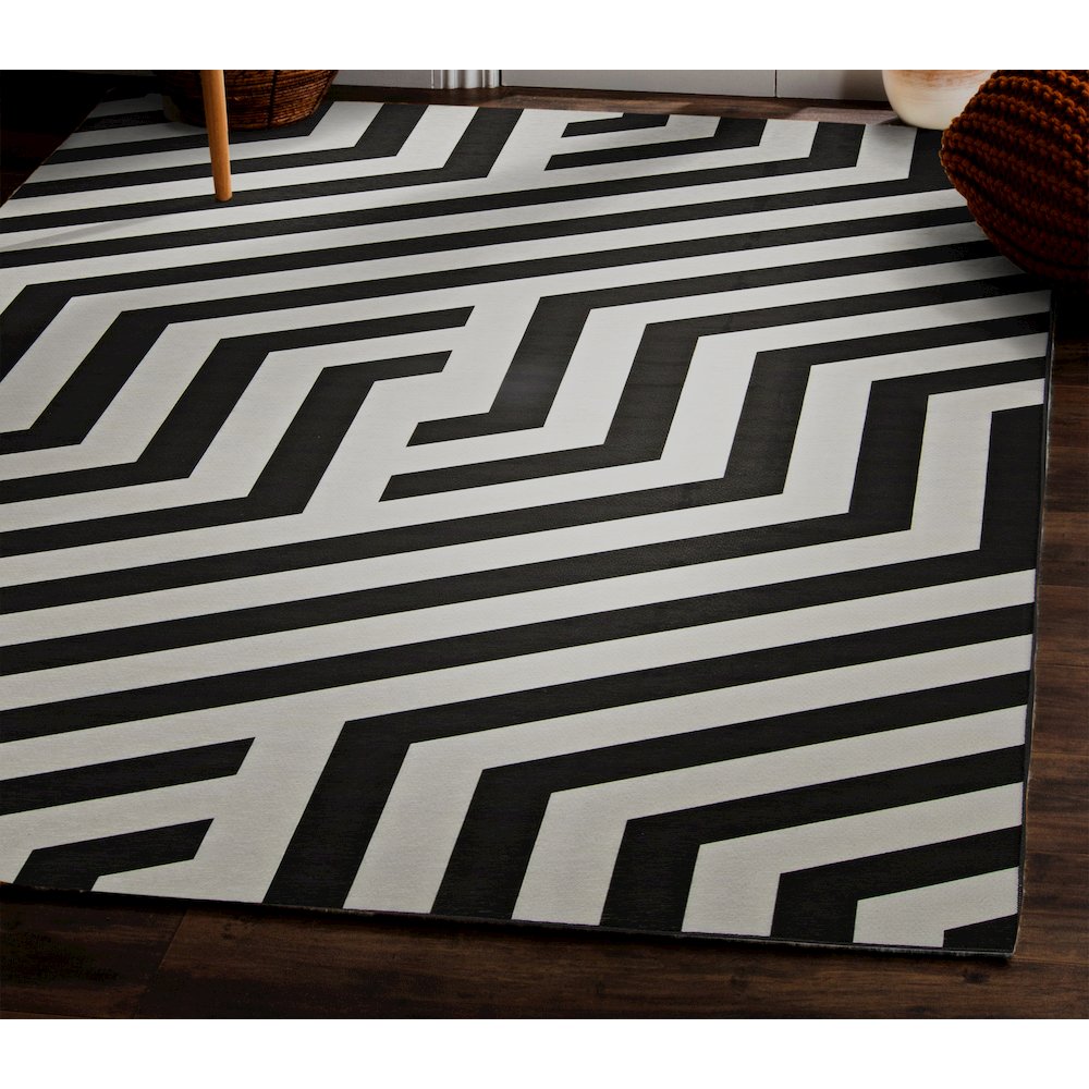 Outdoor Washable Myers Ivory & Black 5' X7', Rug. Picture 1