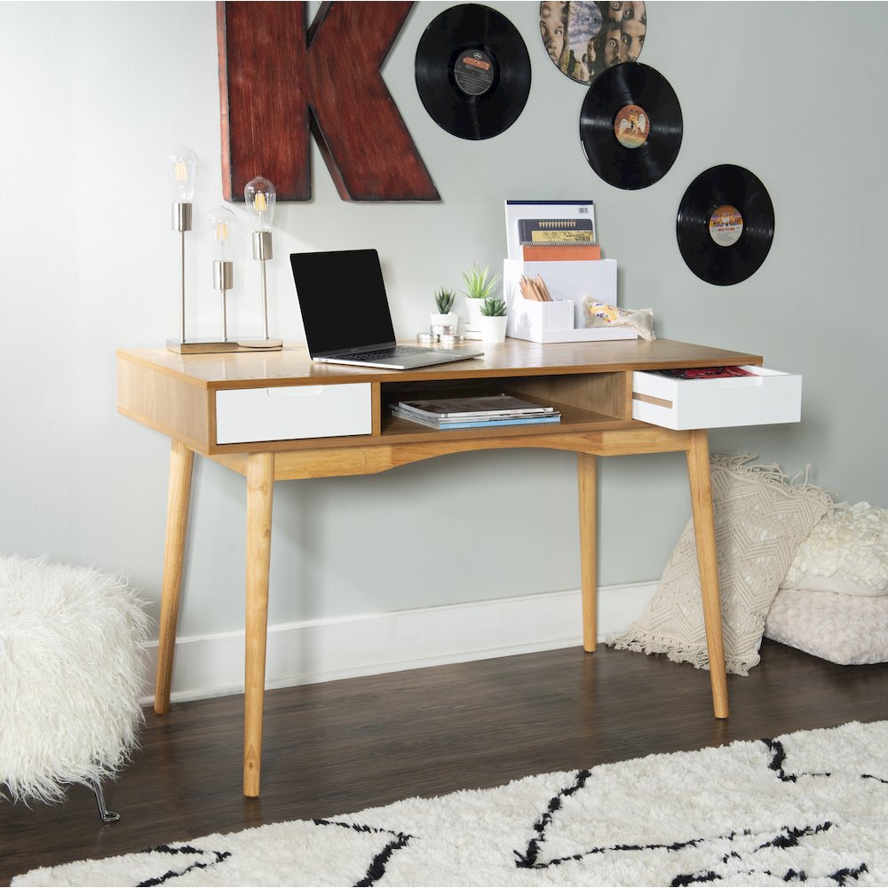 Perry Desk. Picture 3
