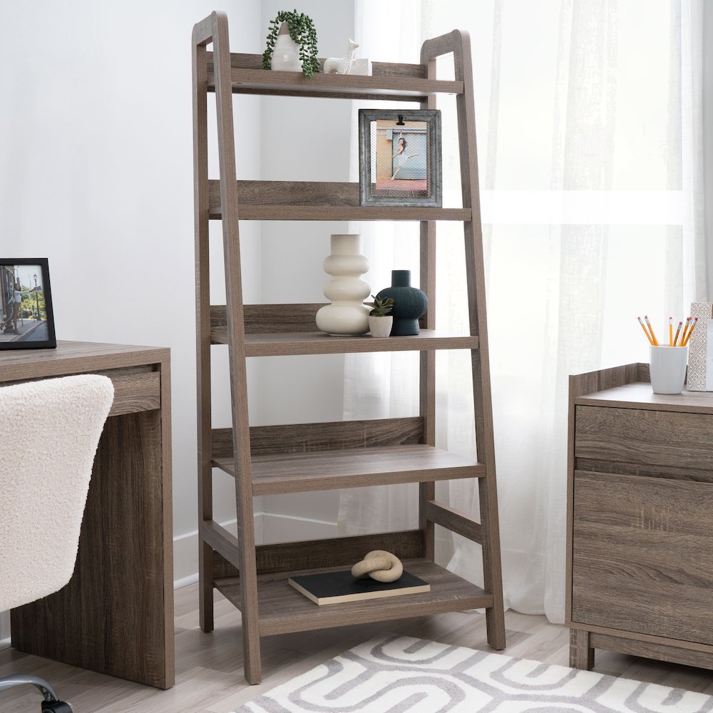 Tracey Ladder Bookcase. Picture 3