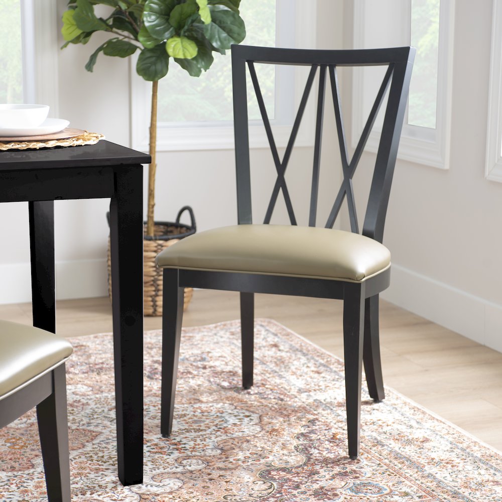 Bailey Chair Black. Picture 4