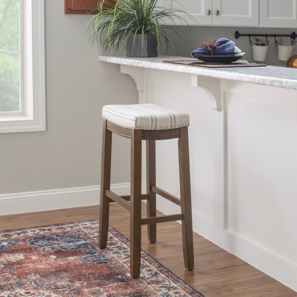 Claridge Natural Bar Stool. Picture 4