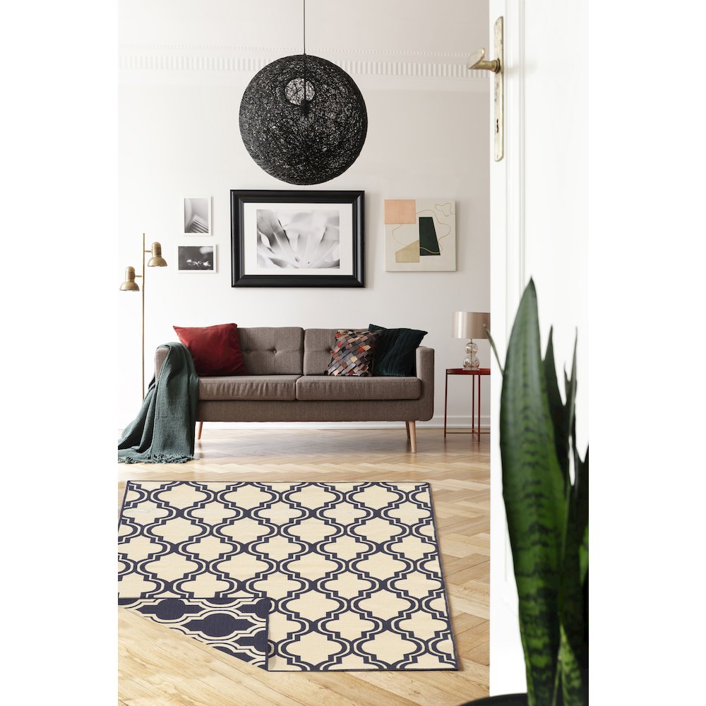 Salonika Reversible Quatrefoil Blue 5x8, Rug. Picture 3