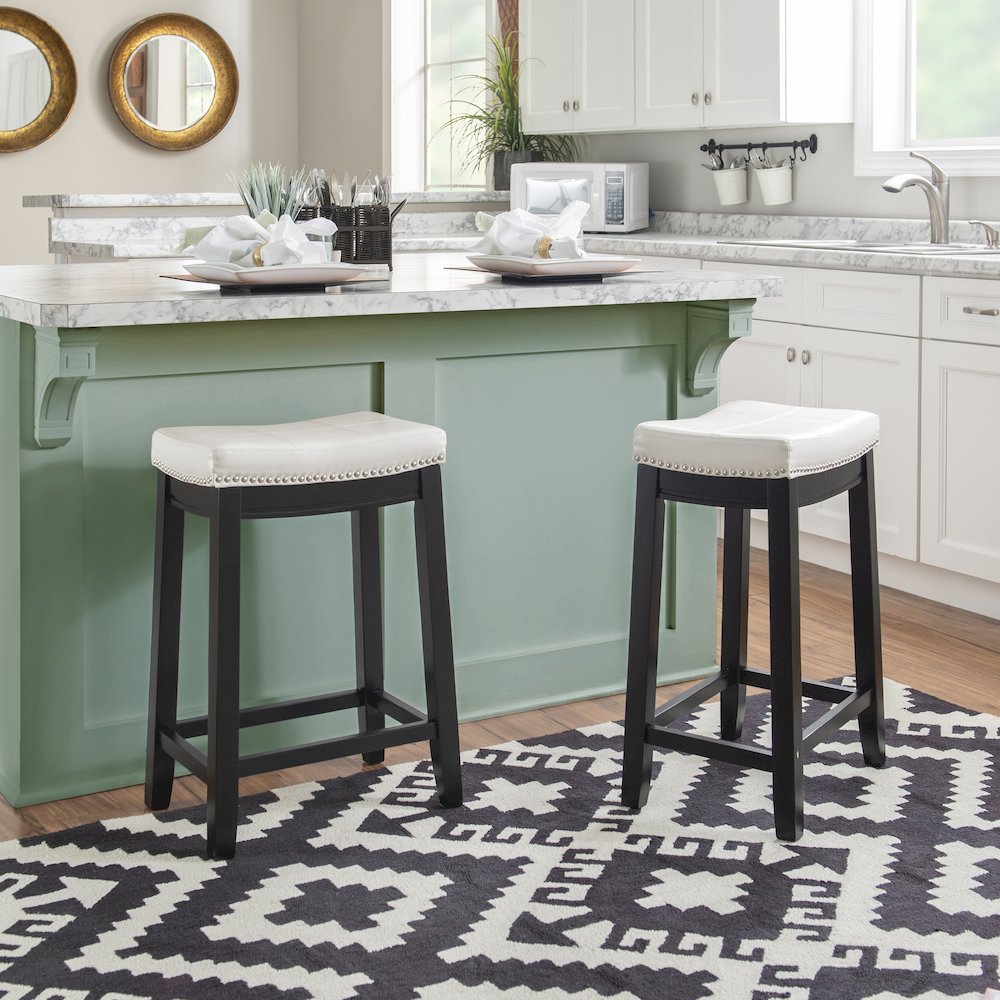 Claridge White Pu Counter Stool. Picture 3