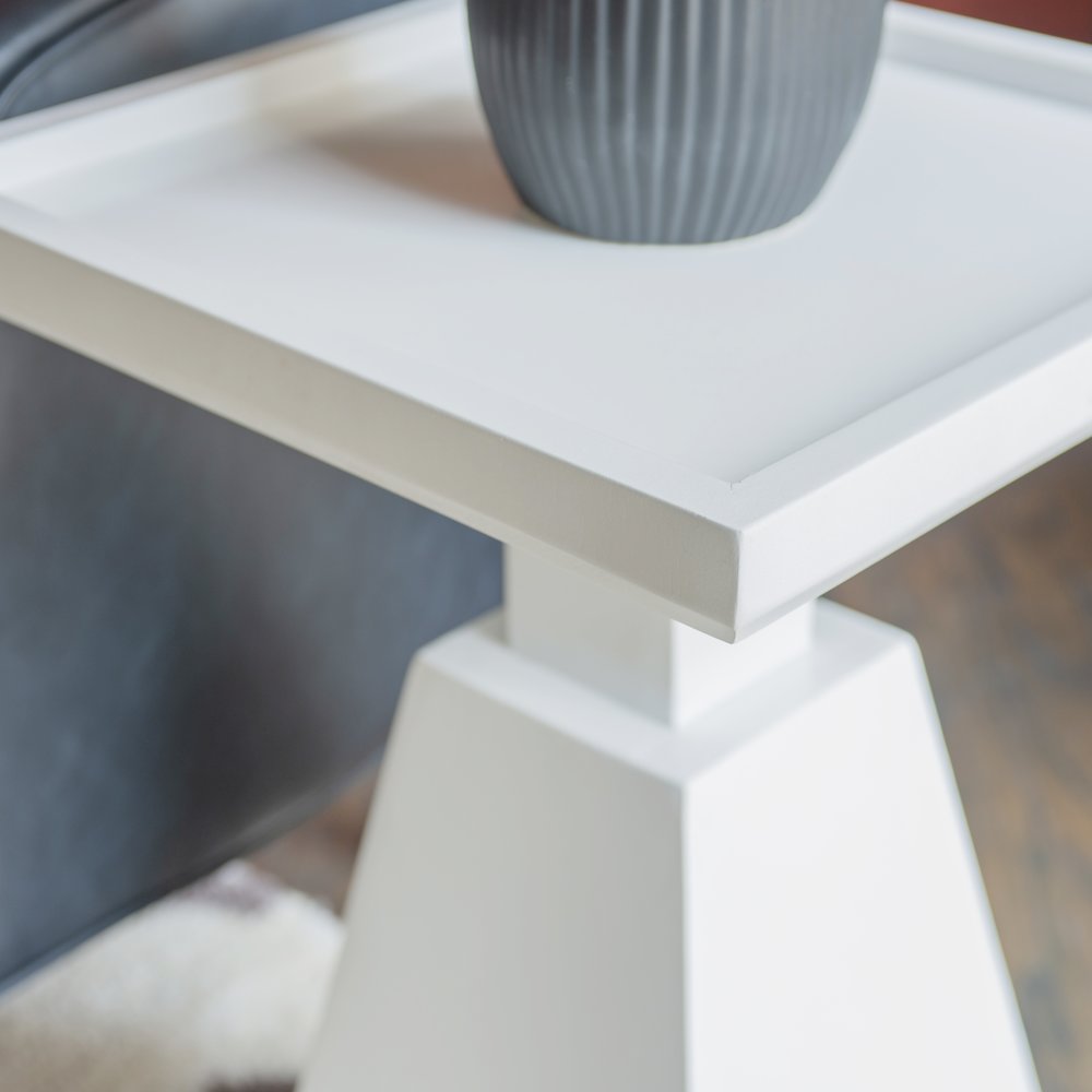 Cecilia Side Table White. Picture 4