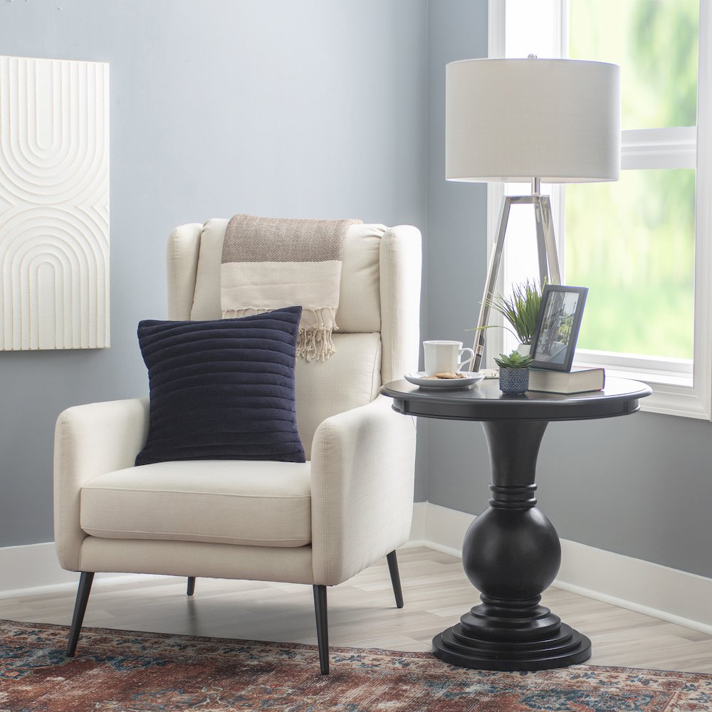 Adeline Round Accent Table Black. Picture 3