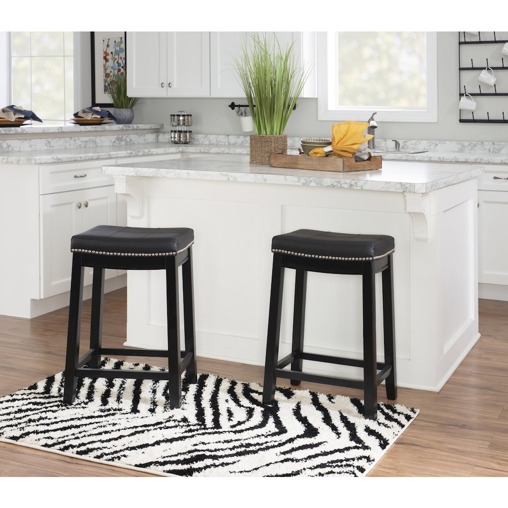 Claridge Black Counter Stool. Picture 3