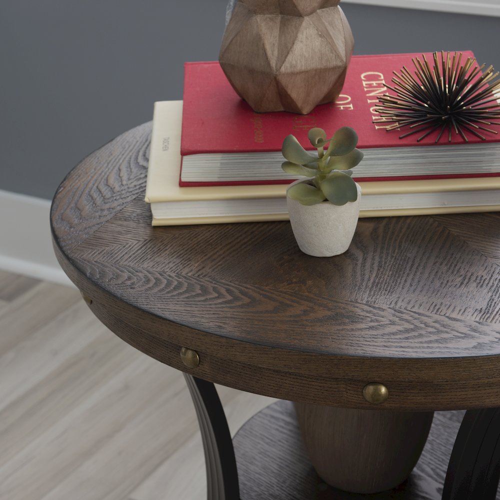 Franklin Side Table. Picture 3