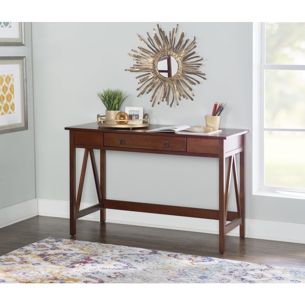 Titian Desk. Picture 3