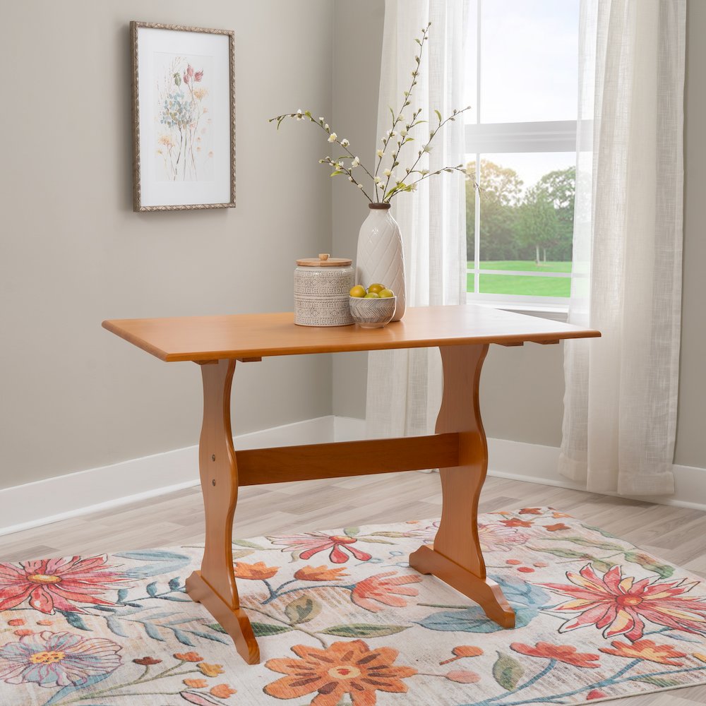 Chelsea Table. Picture 2