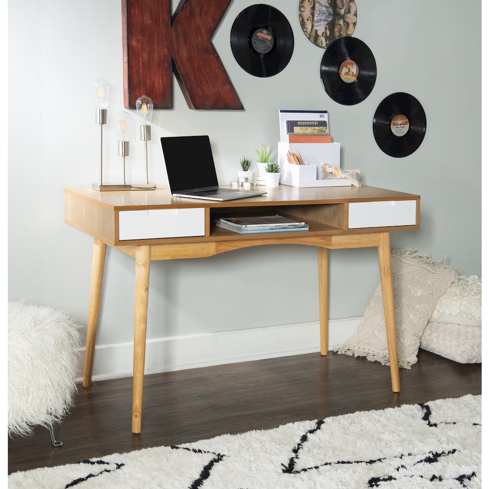 Perry Desk. Picture 2
