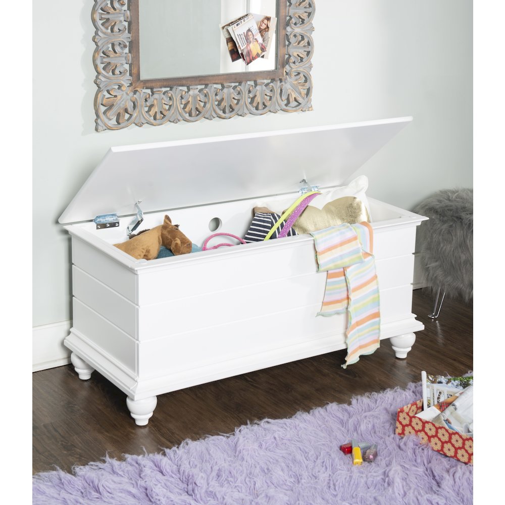 Whitehurst Cedar Chest. Picture 3