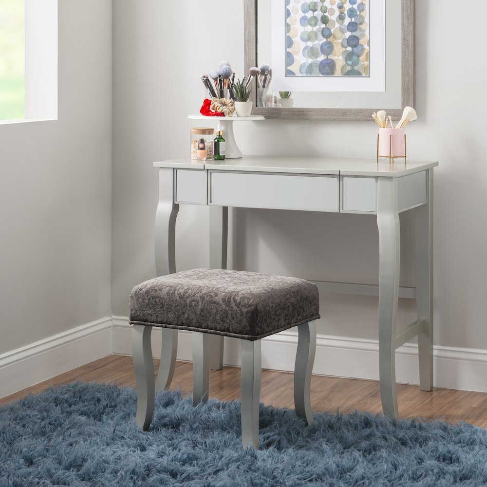 Harper Vanity Set. Picture 3