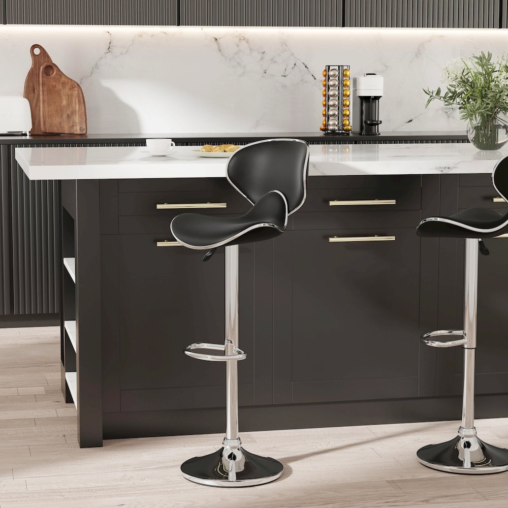Chrome and Black PU Barstool. Picture 4
