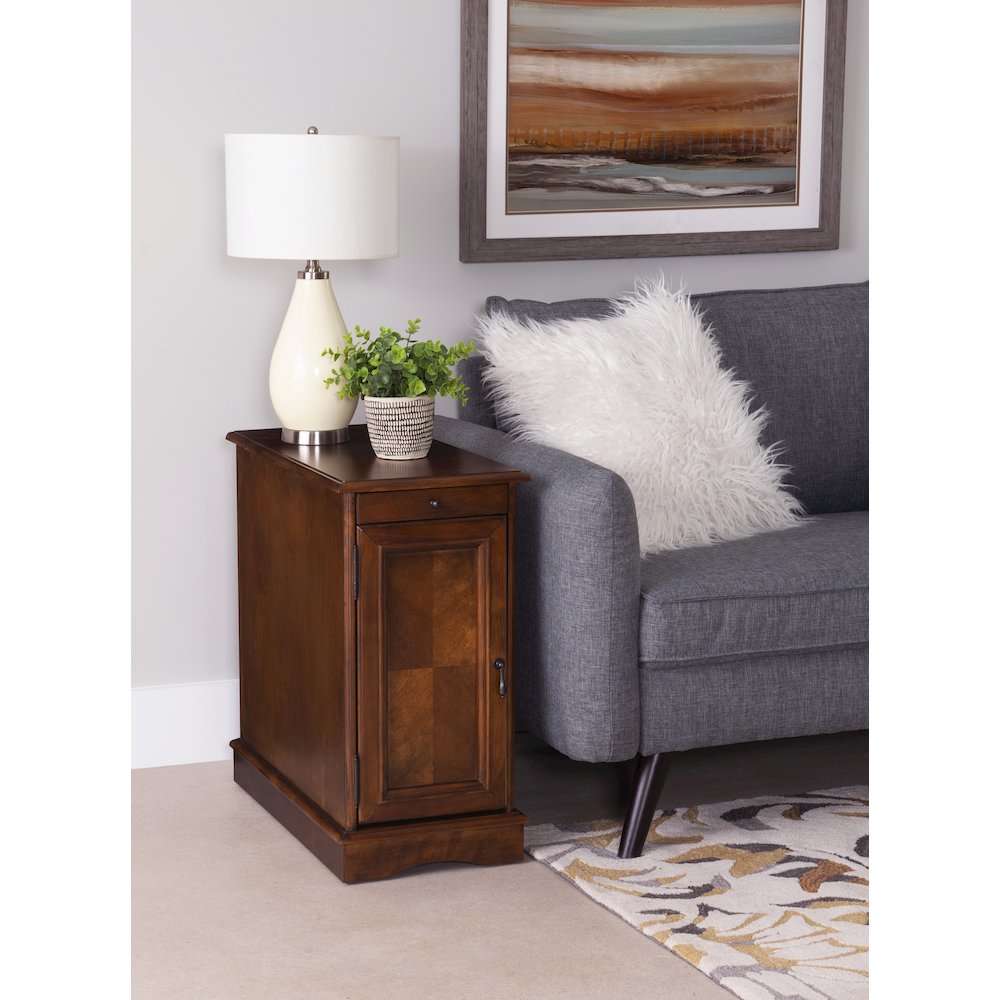 Butler Hazelnut Accent Table. Picture 3