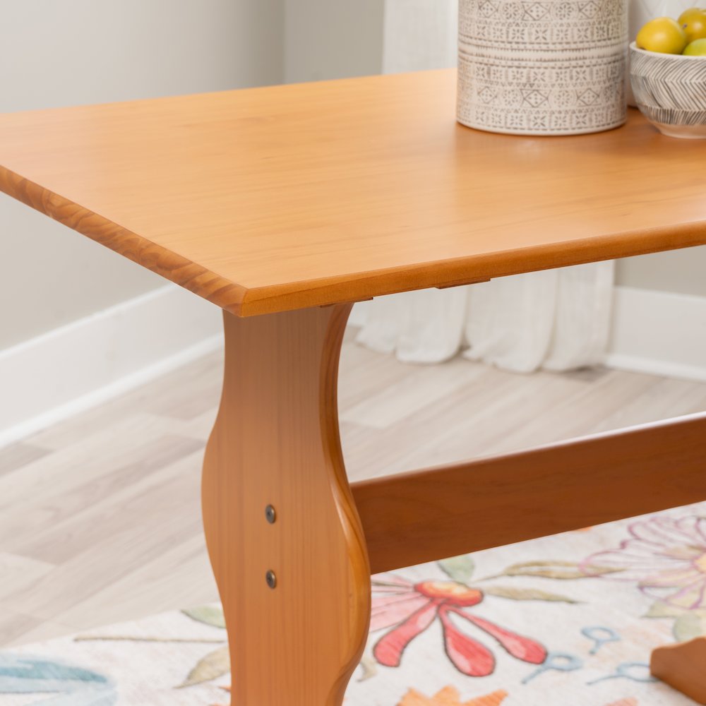 Chelsea Table. Picture 3