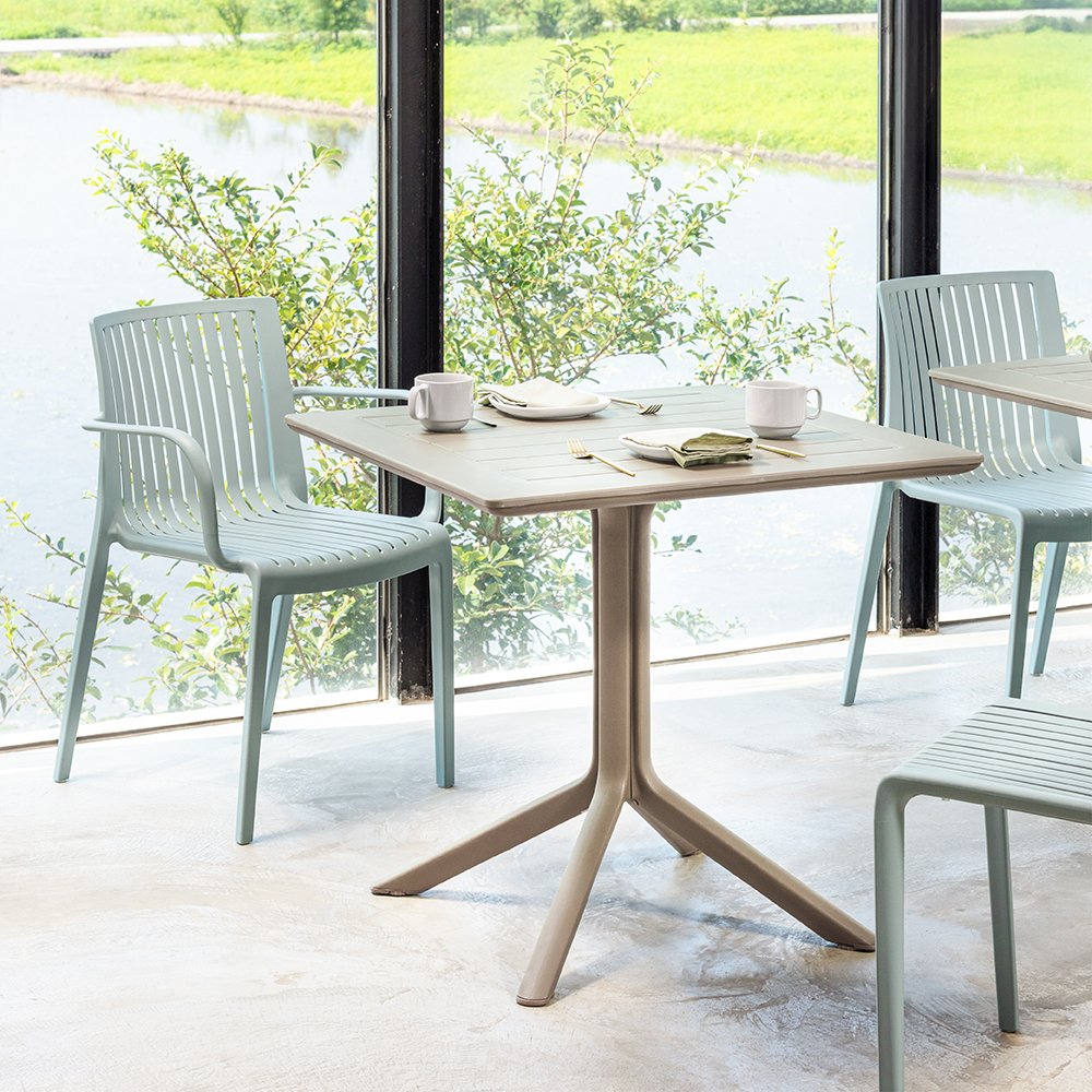 Venice Resin Square Dining Table. Picture 3