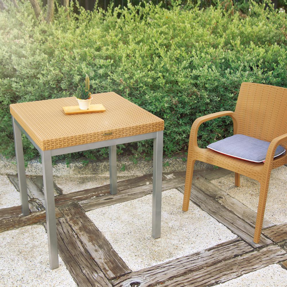 Russ Rattan Coffee Table with Aluminum Legs. Picture 3