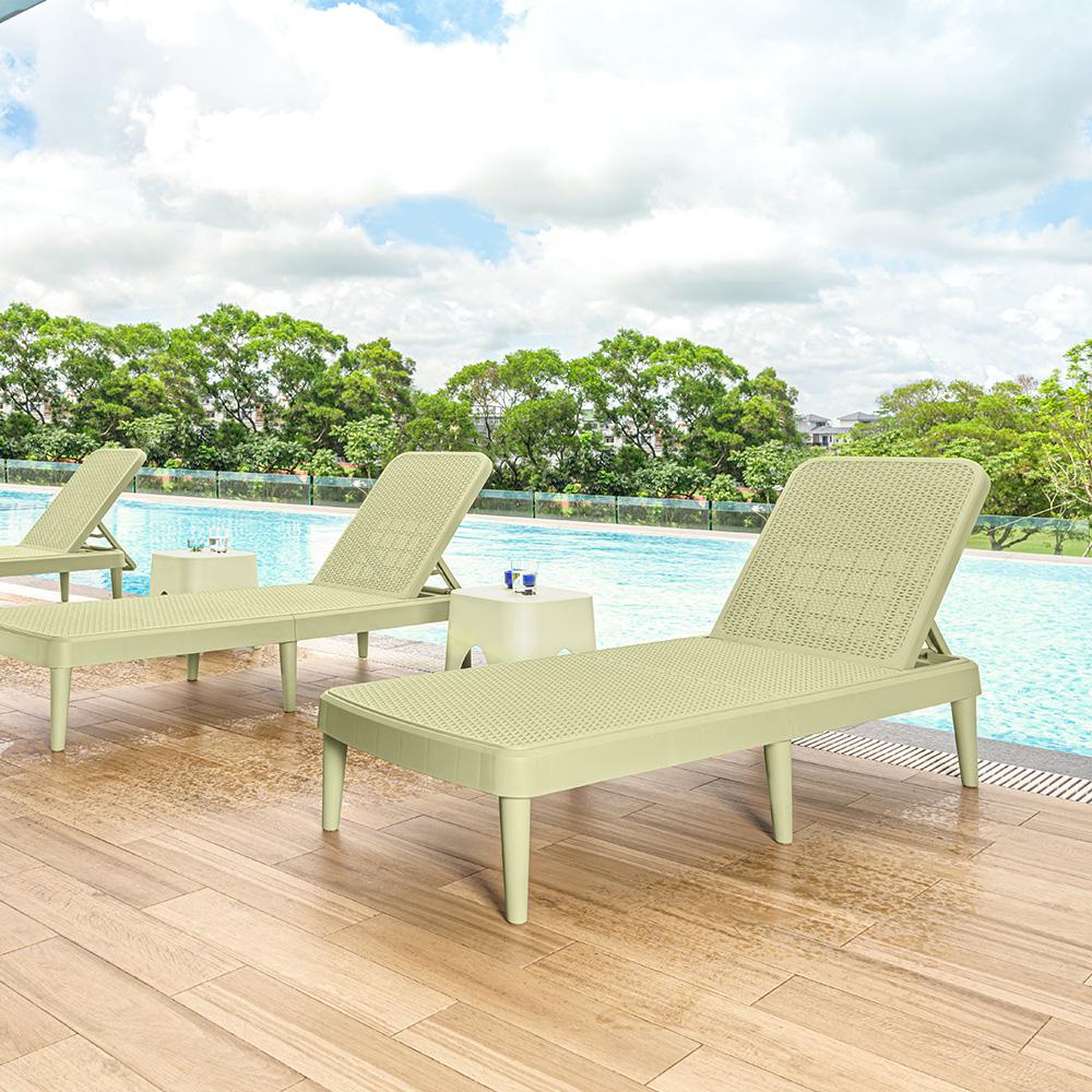 Lagoon Tahiti Outdoor Chaise Lounge. Picture 4