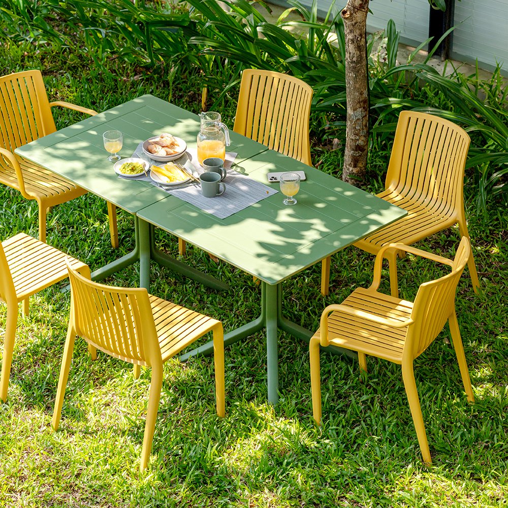 Venice Resin Square Dining Table. Picture 2