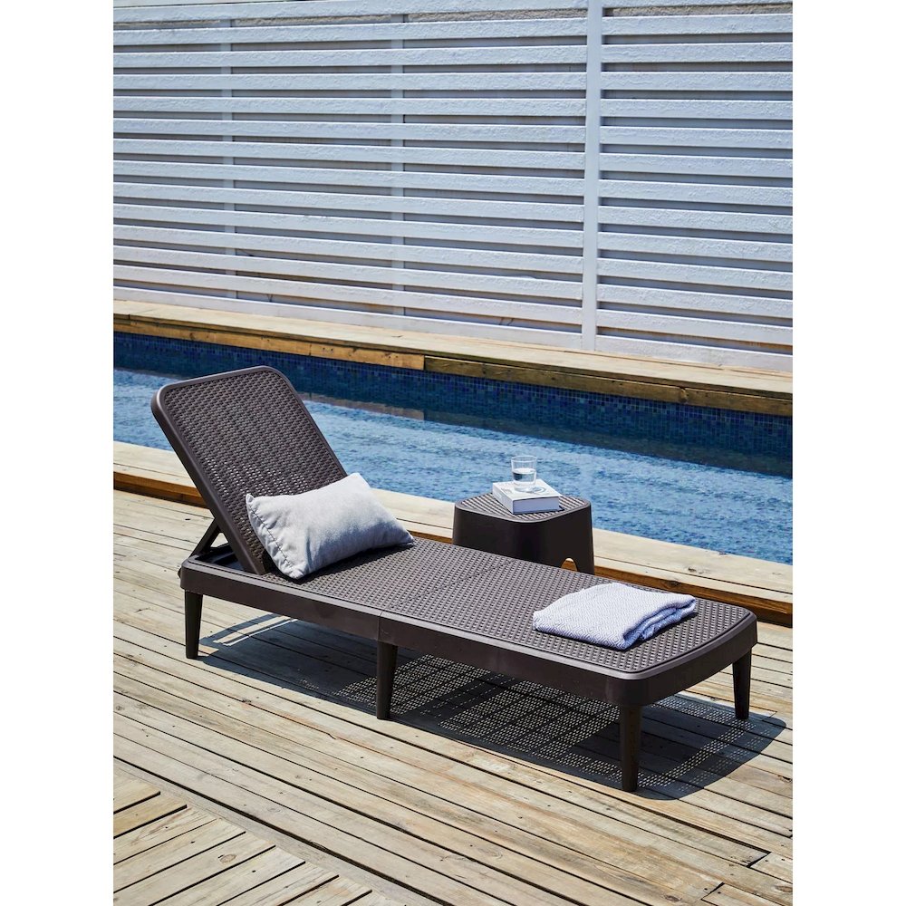 Lagoon Tahiti Outdoor Chaise Lounge. Picture 3