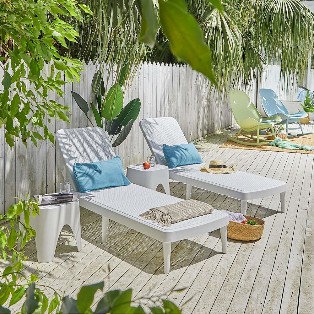 Lagoon Tahiti Outdoor Chaise Lounge. Picture 5