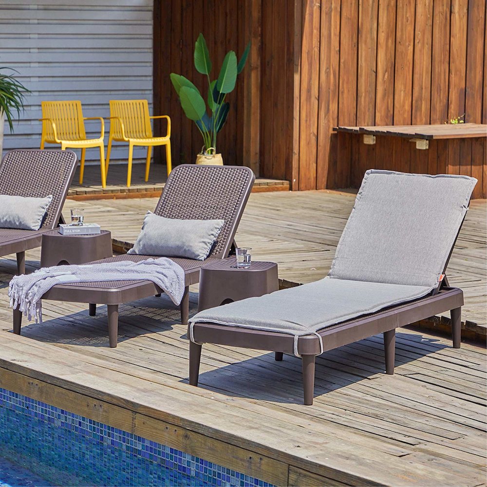Lagoon Tahiti Outdoor Chaise Lounge. Picture 2