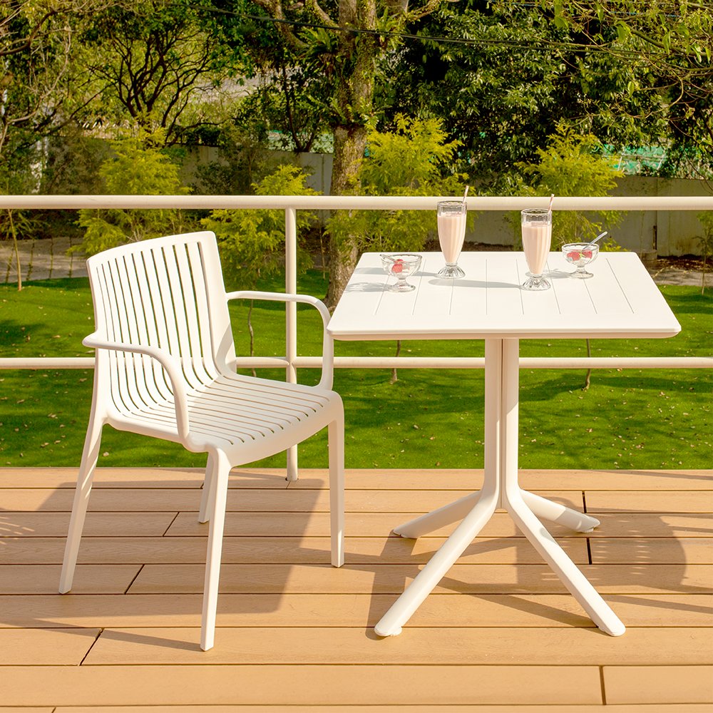 Venice Resin Square Dining Table. Picture 2