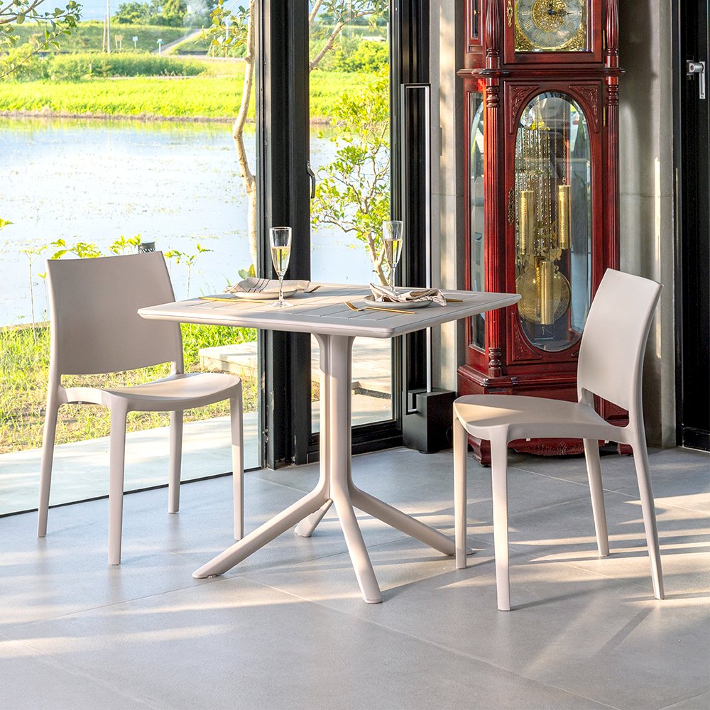 Venice Resin Square Dining Table. Picture 2