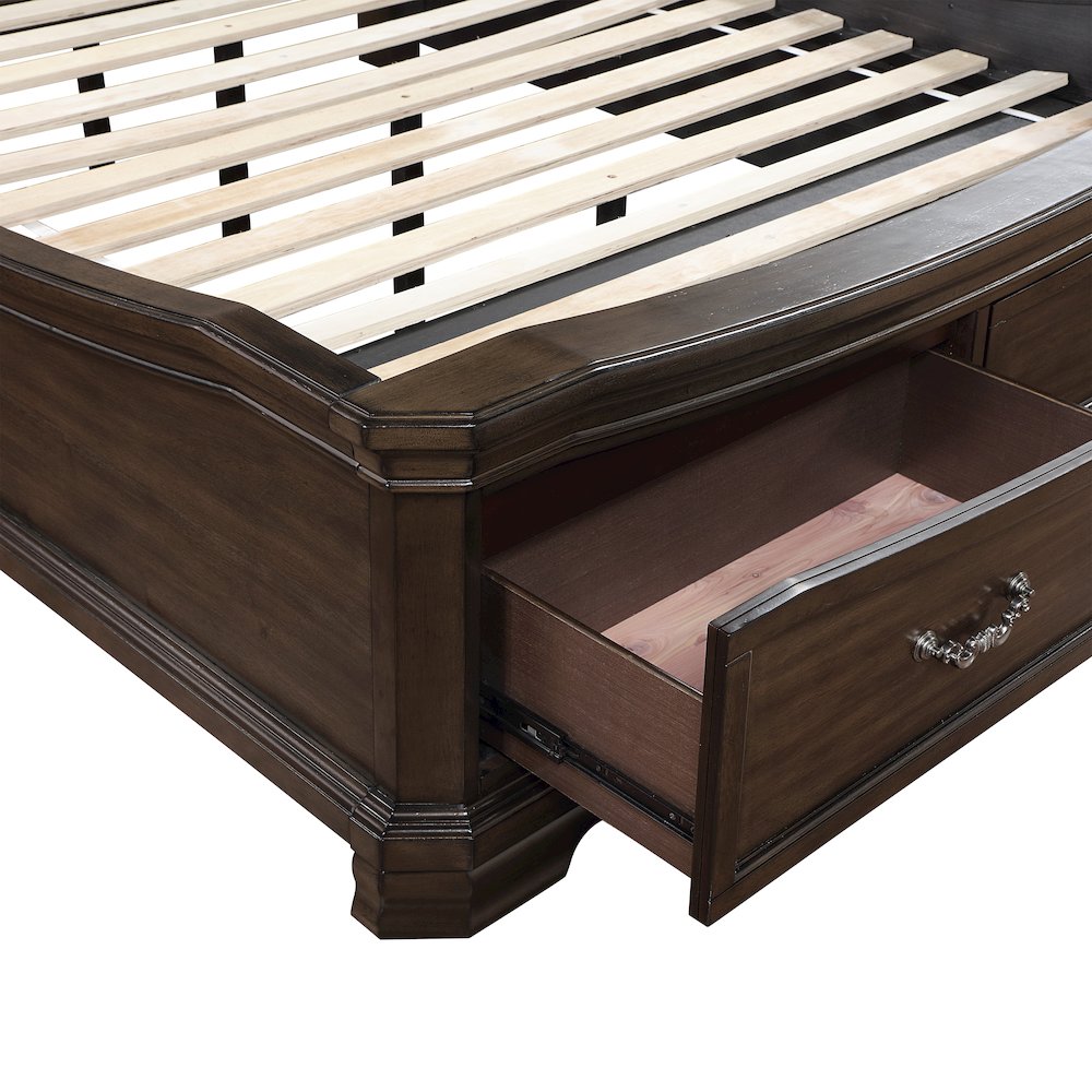 Lyndhurst Wood Queen Upholstered Bed in Walnut. Picture 8
