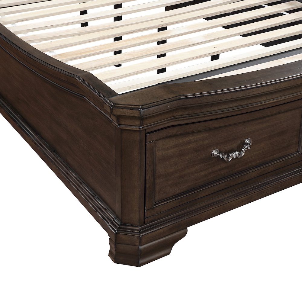 Lyndhurst Wood Queen Upholstered Bed in Walnut. Picture 6