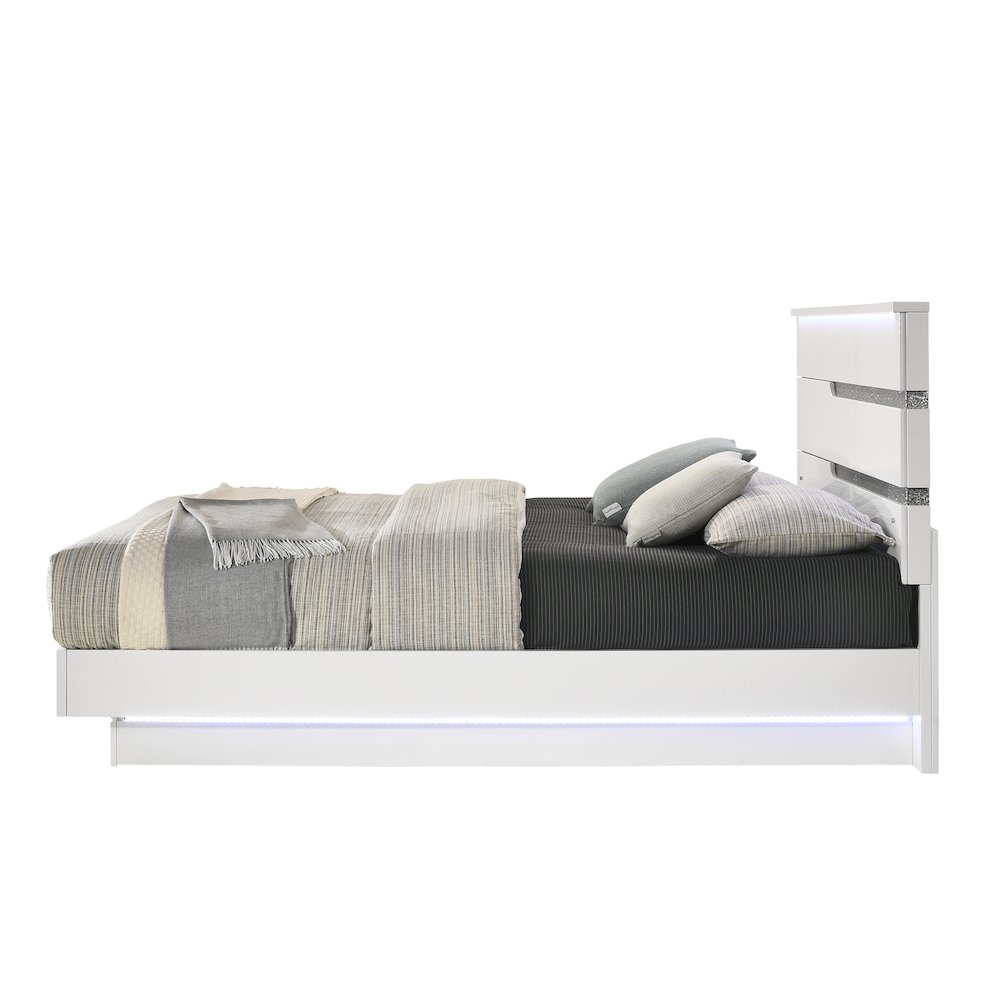 Paradox Wood King Platform Bed in White. Picture 4
